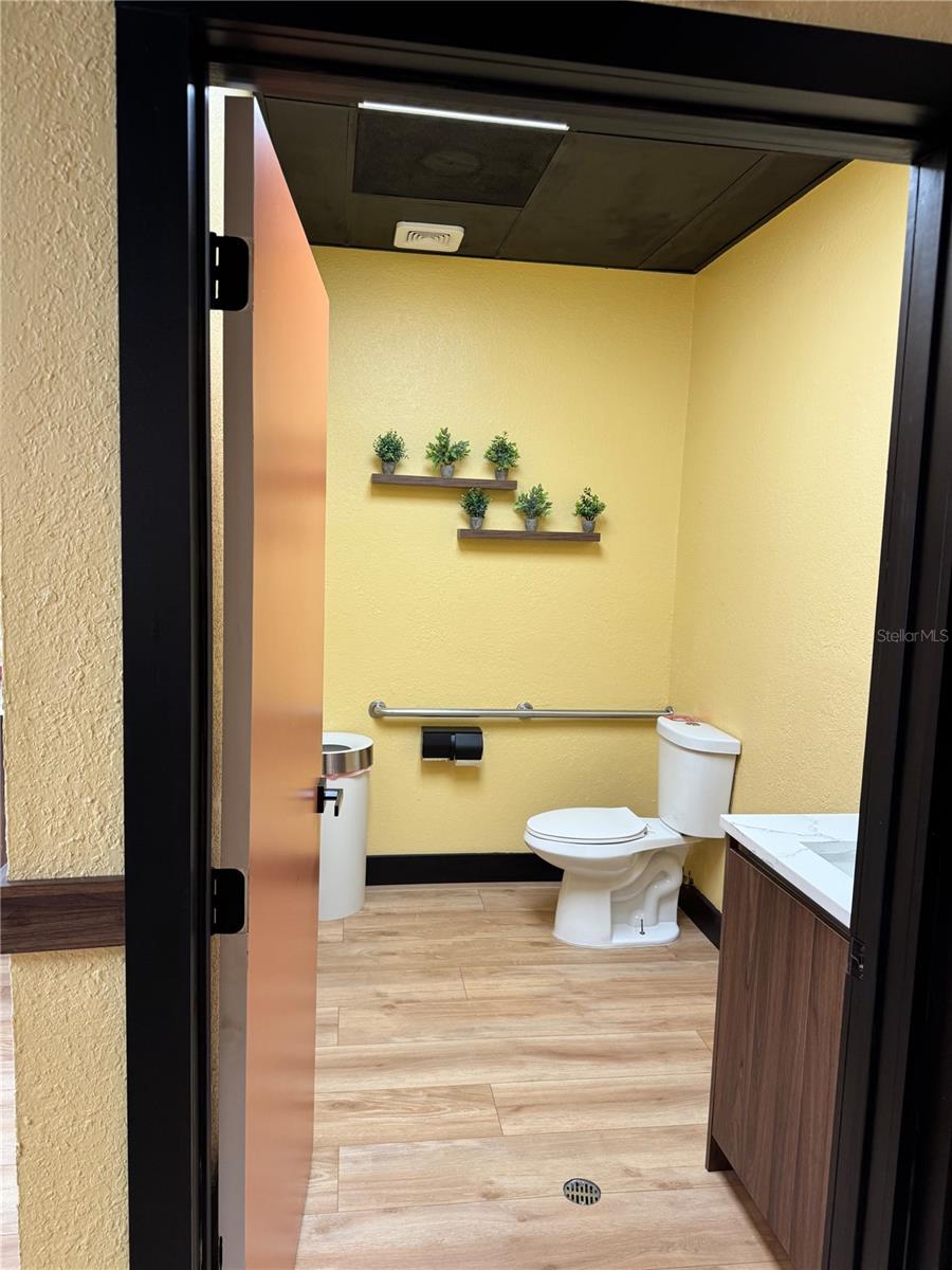 Image 11 of 11 For 902 Busch Boulevard 101