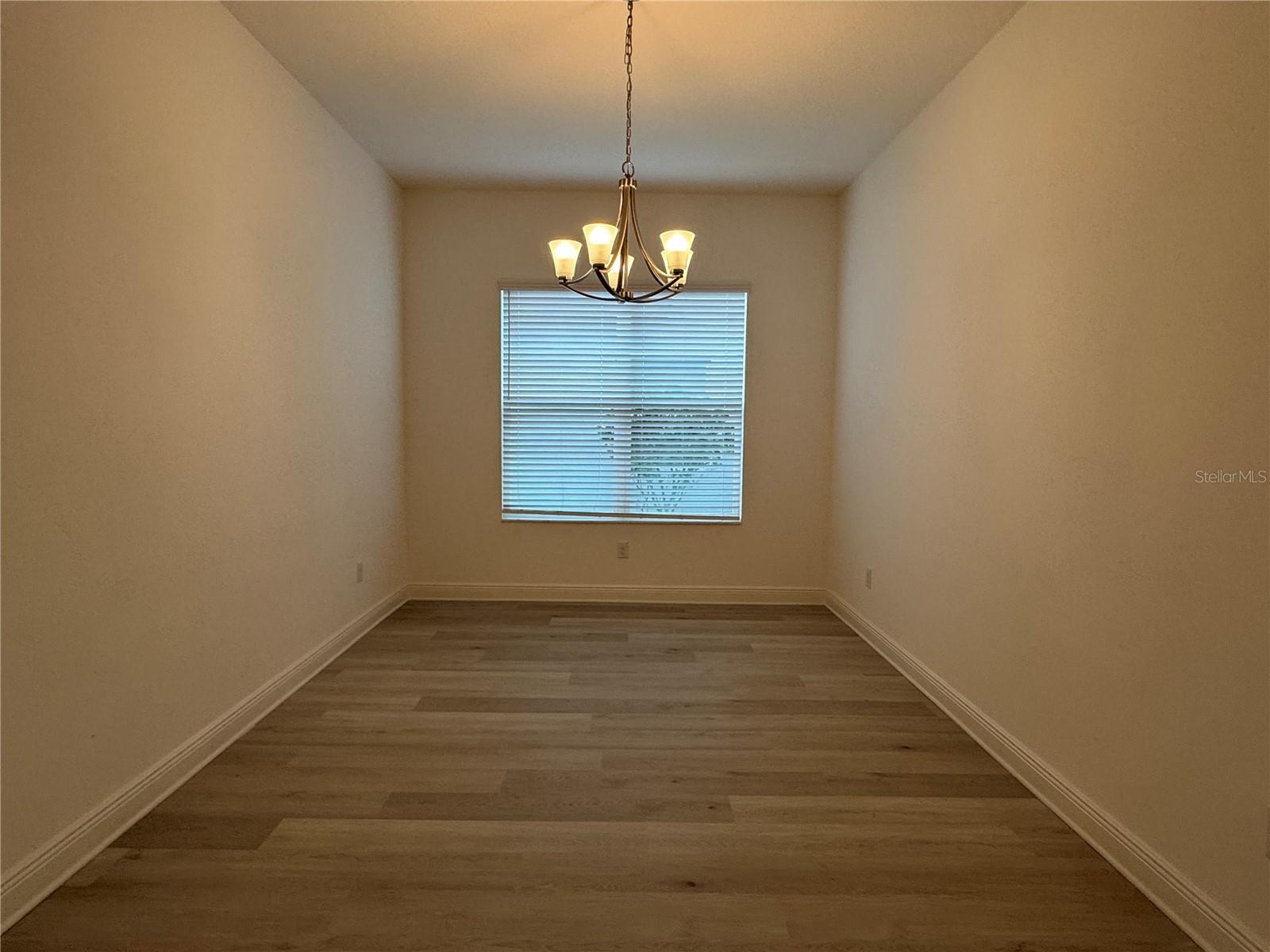 Image 17 of 50 For 30788 Lindentree Drive