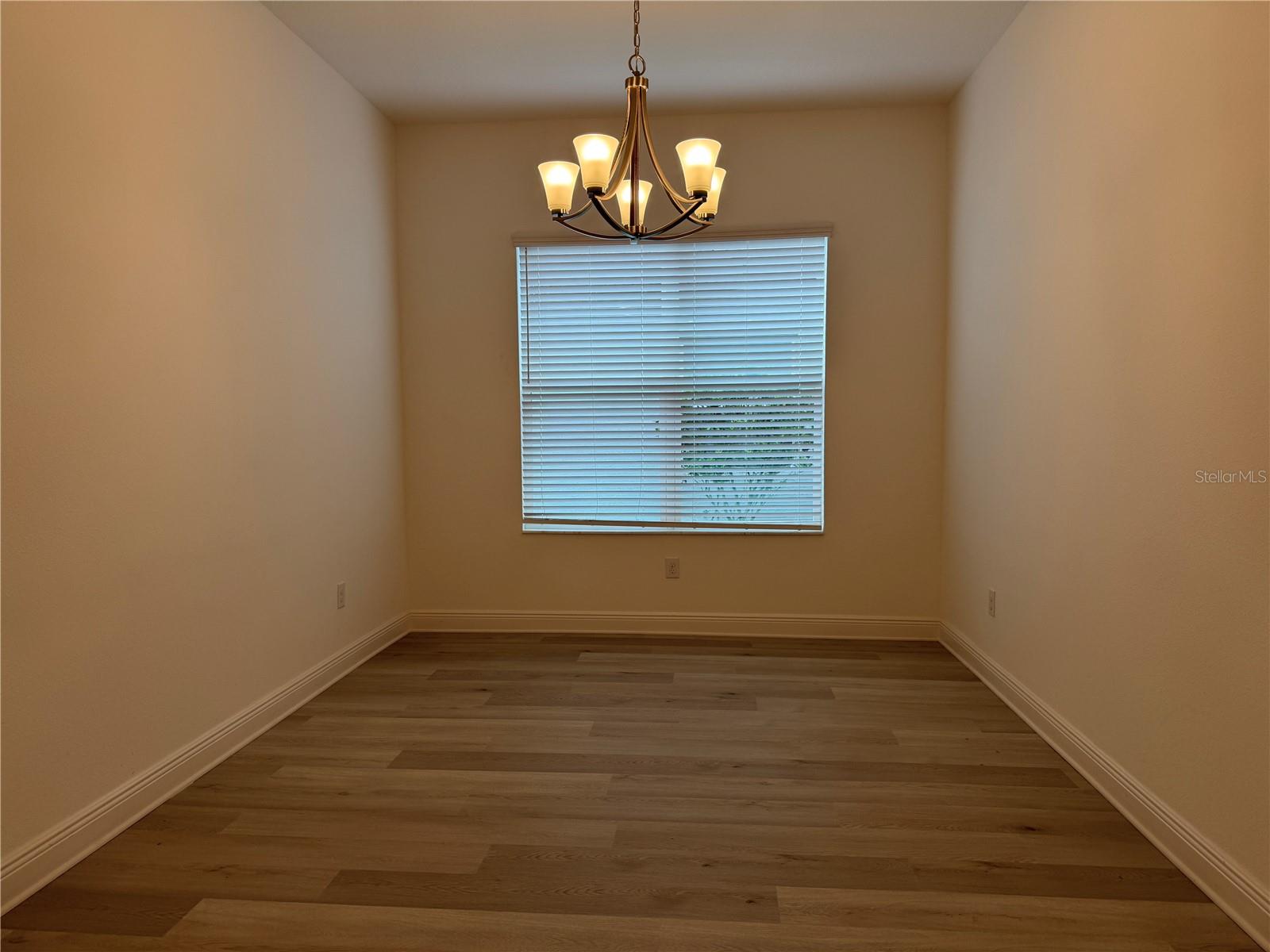 Image 18 of 50 For 30788 Lindentree Drive