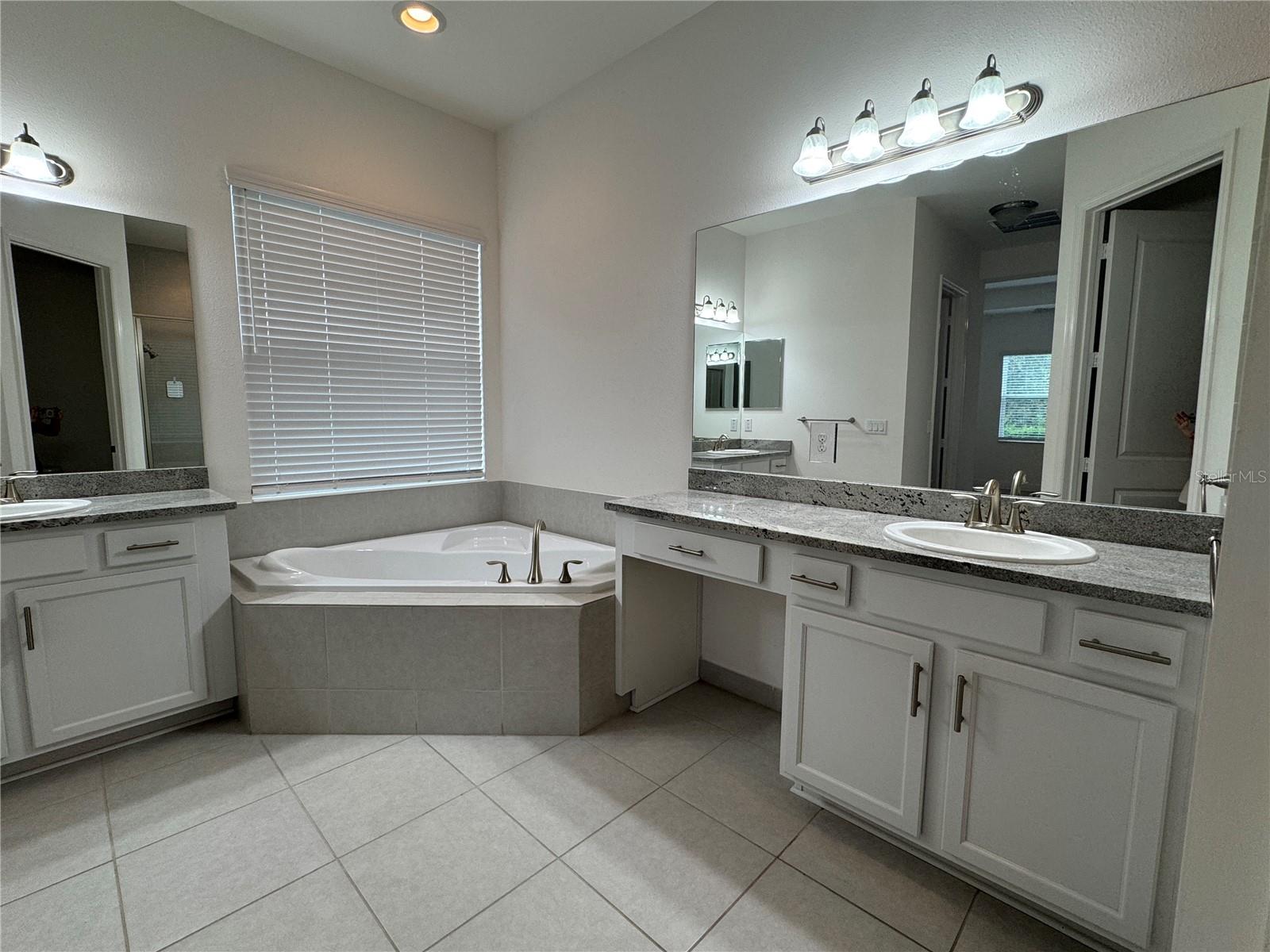 Image 25 of 50 For 30788 Lindentree Drive