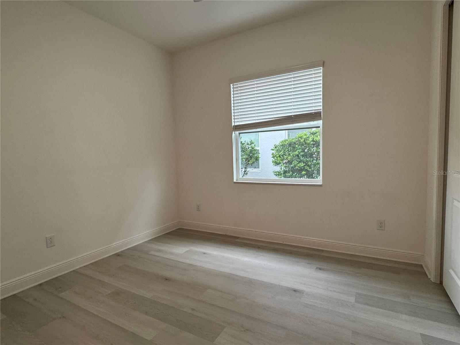 Image 30 of 50 For 30788 Lindentree Drive