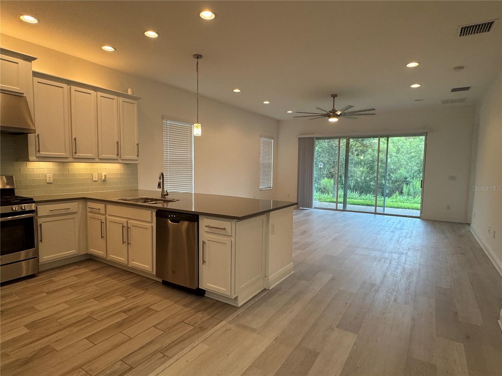 Image 5 of 50 For 30788 Lindentree Drive