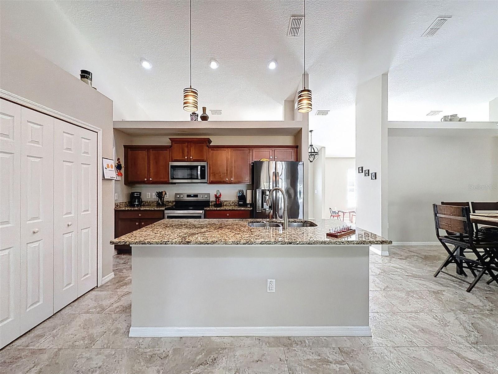 Image 14 of 62 For 12105 Maripoe Road