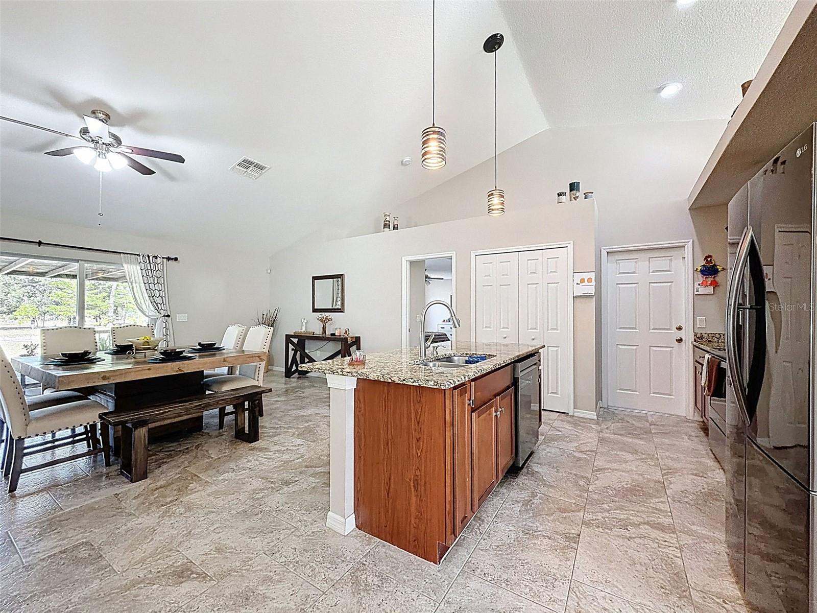 Image 17 of 62 For 12105 Maripoe Road