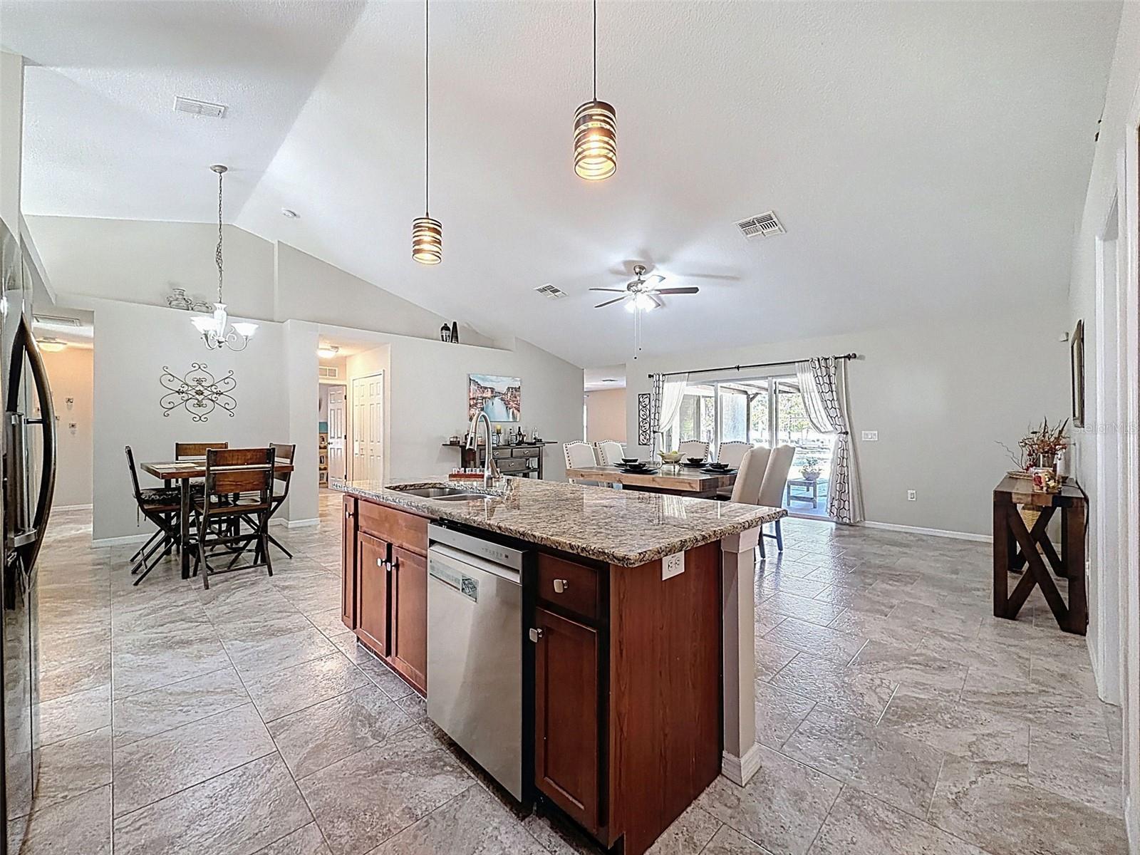 Image 18 of 62 For 12105 Maripoe Road