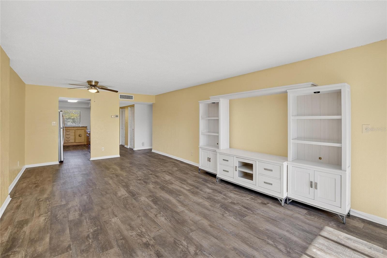 Image 16 of 67 For 2900 Cove Cay Drive 2f