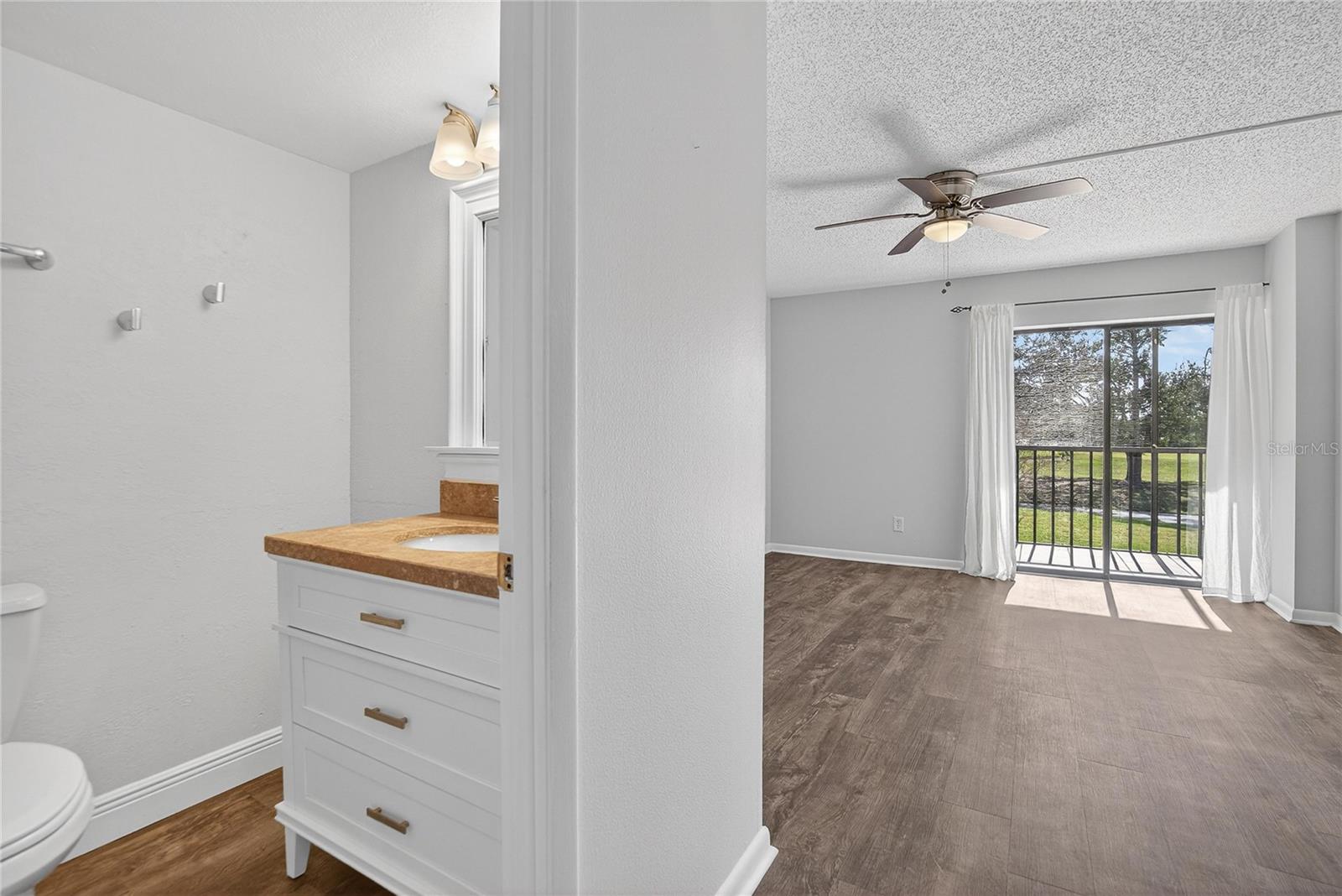 Image 27 of 67 For 2900 Cove Cay Drive 2f