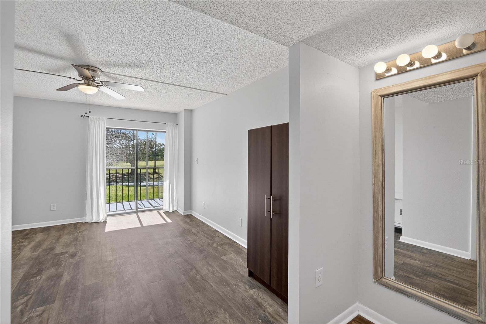 Image 31 of 67 For 2900 Cove Cay Drive 2f