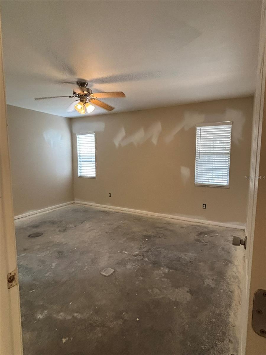 Image 12 of 30 For 12909 Pineway Drive