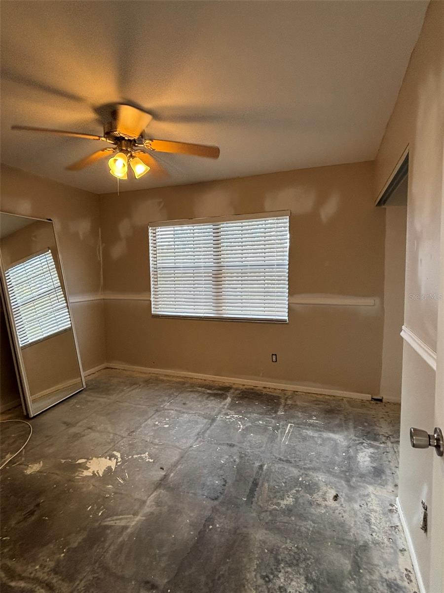 Image 17 of 30 For 12909 Pineway Drive