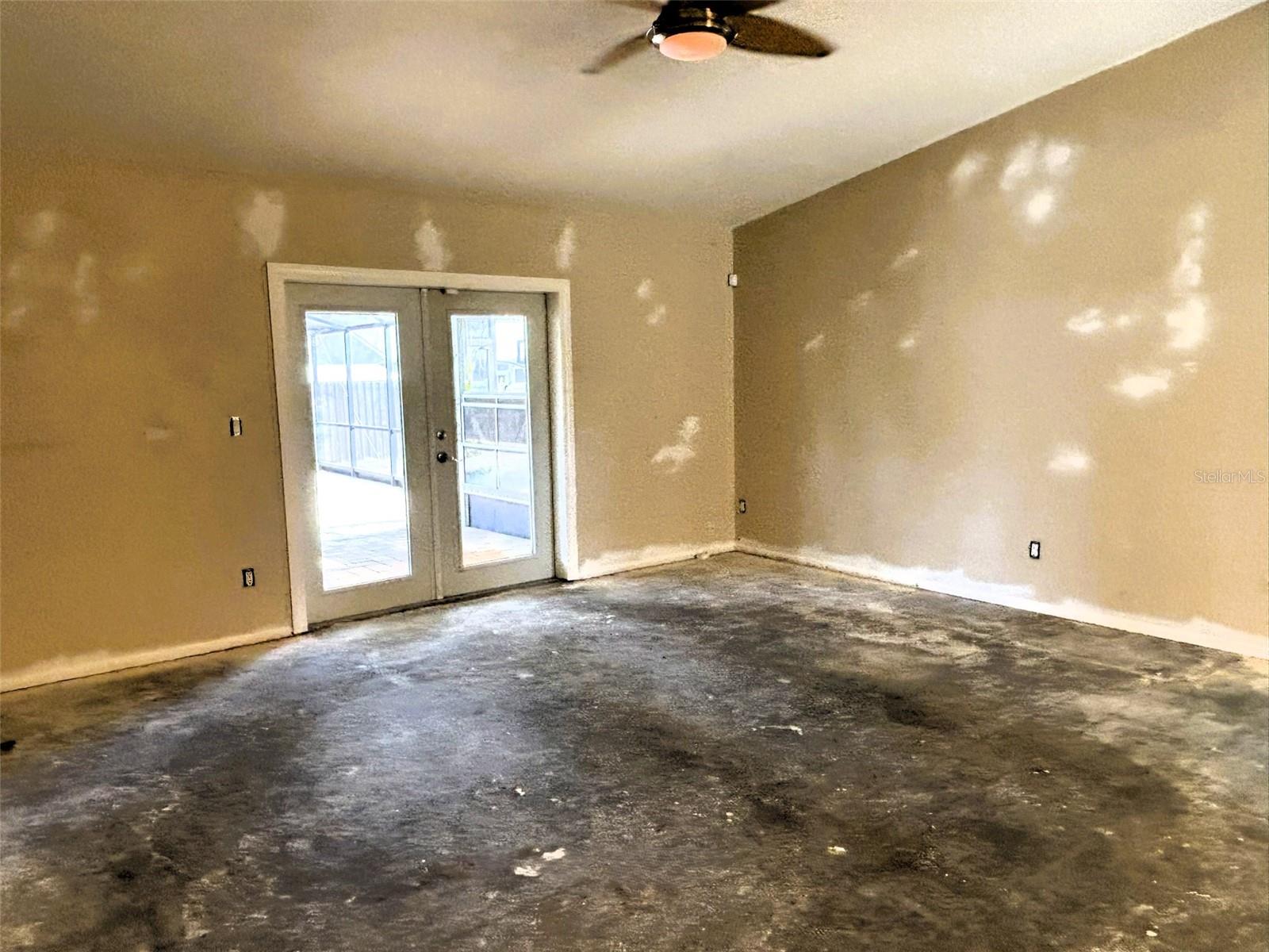 Image 4 of 30 For 12909 Pineway Drive