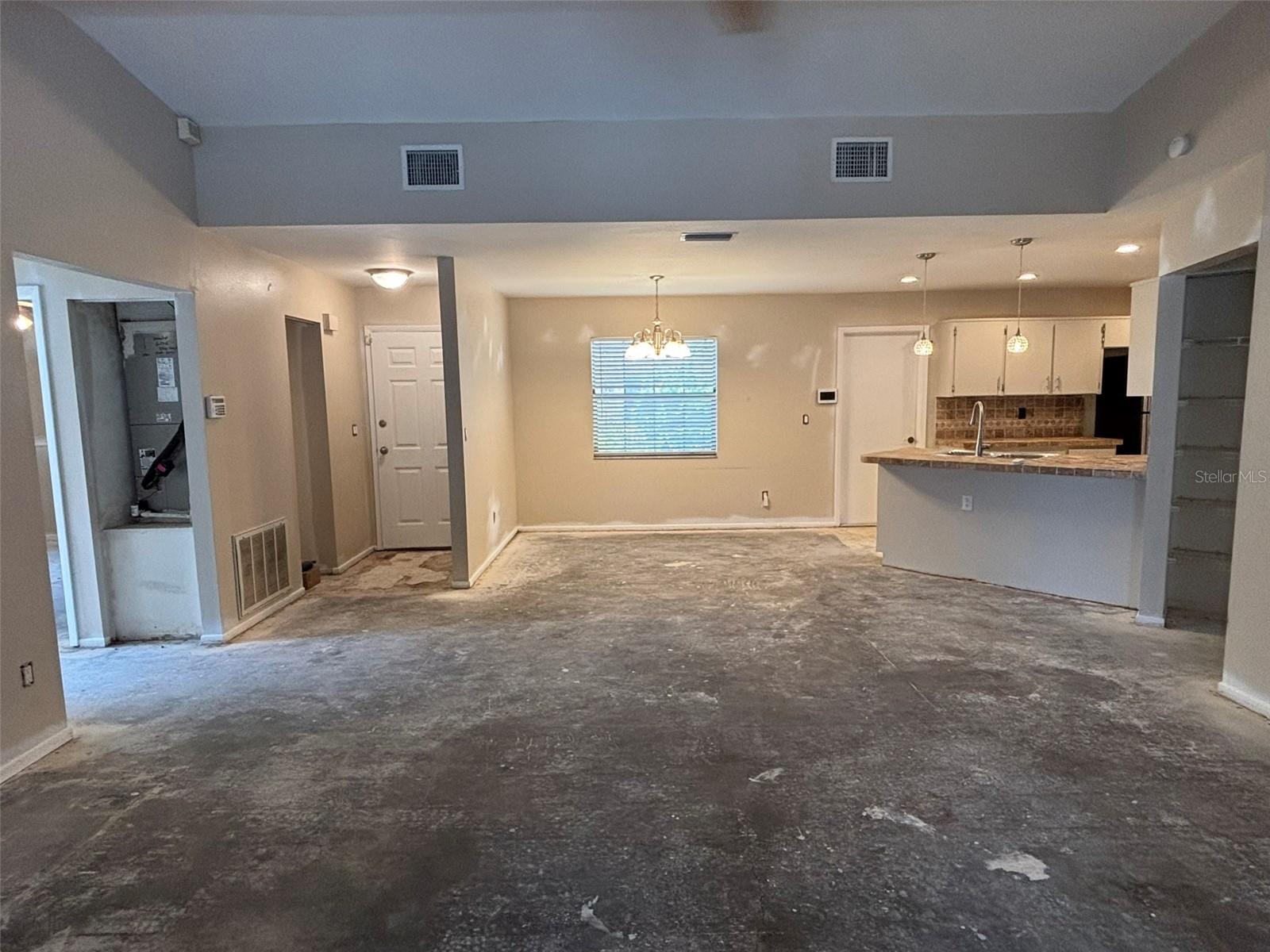 Image 5 of 30 For 12909 Pineway Drive