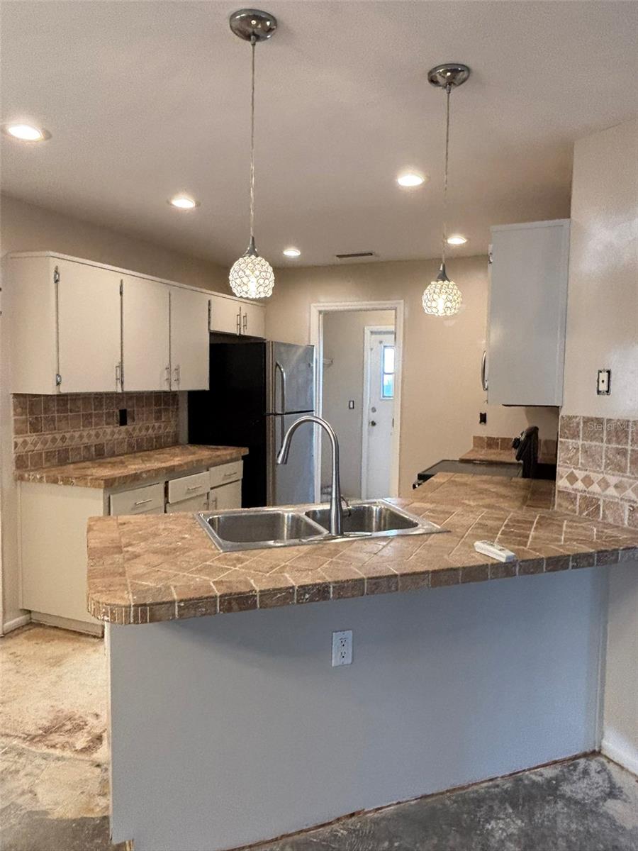 Image 6 of 30 For 12909 Pineway Drive