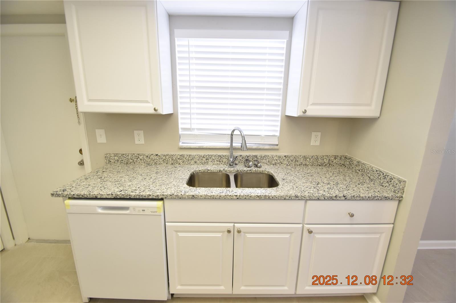 Image 14 of 39 For 705 2nd Avenue Nw A