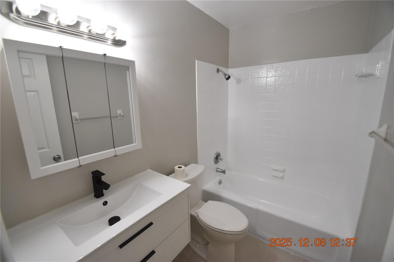 Image 28 of 39 For 705 2nd Avenue Nw A