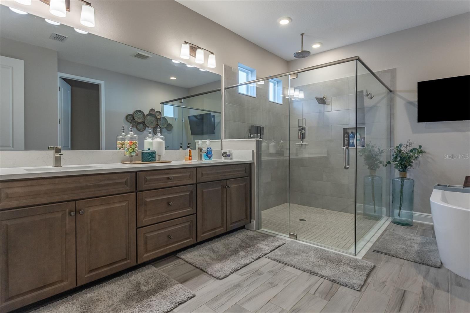 Image 25 of 85 For 33164 Kateland Drive