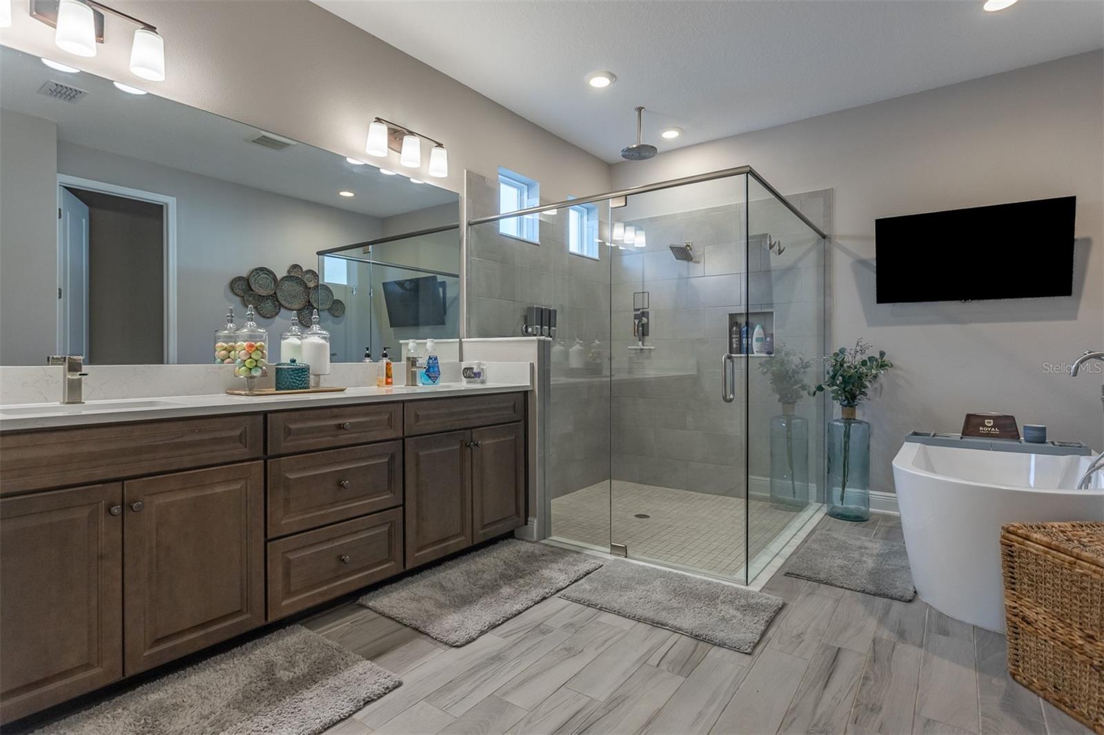 Image 28 of 85 For 33164 Kateland Drive