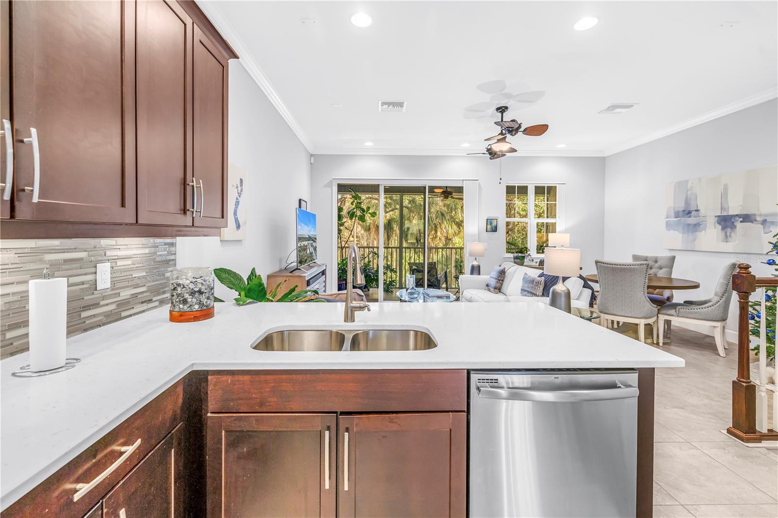 Image 11 of 67 For 5930 Anchorage Way S