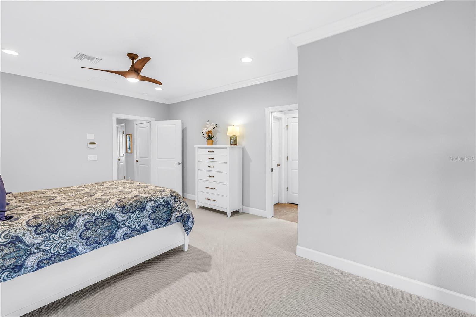 Image 22 of 67 For 5930 Anchorage Way S