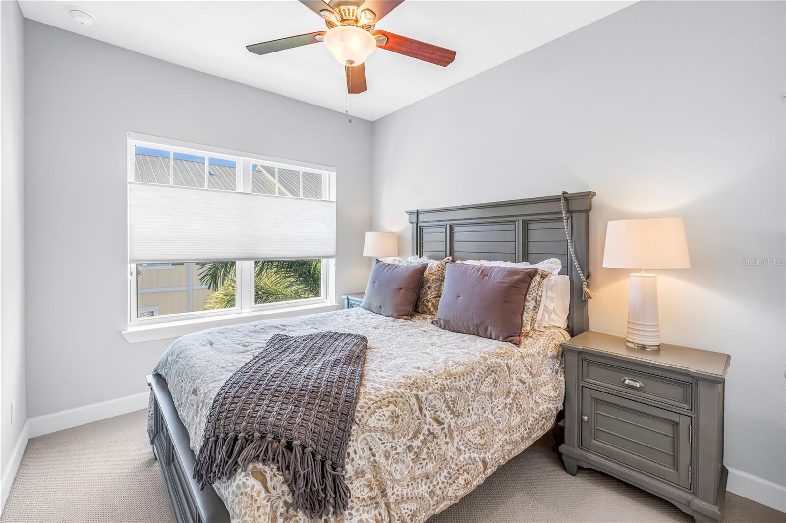 Image 30 of 67 For 5930 Anchorage Way S