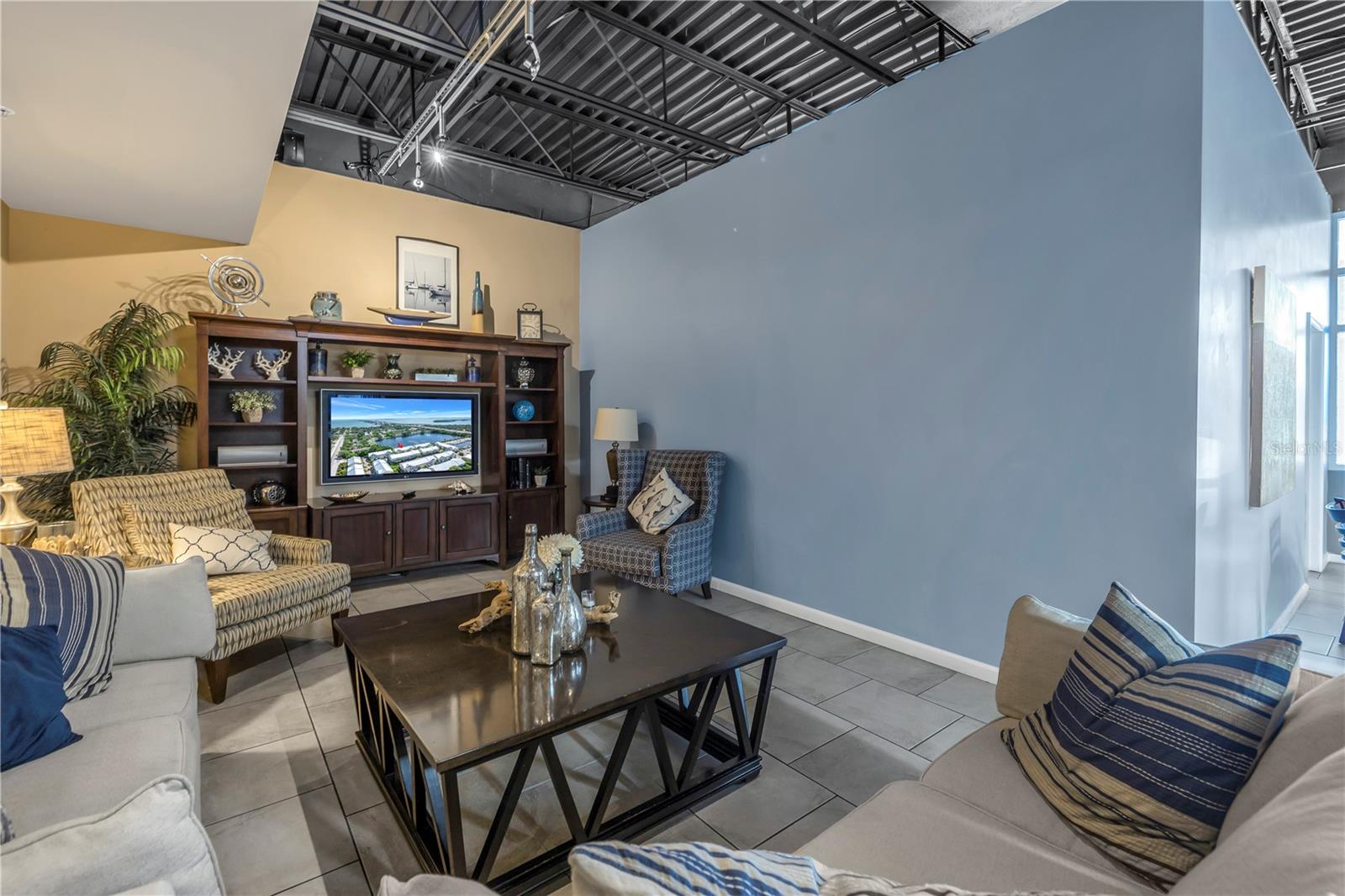 Image 44 of 67 For 5930 Anchorage Way S