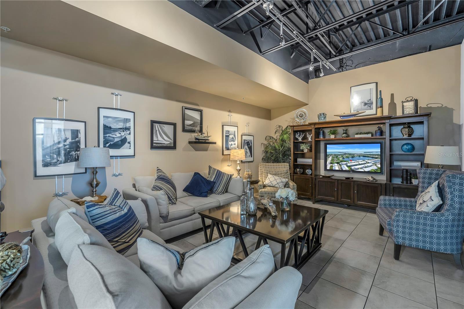 Image 45 of 67 For 5930 Anchorage Way S