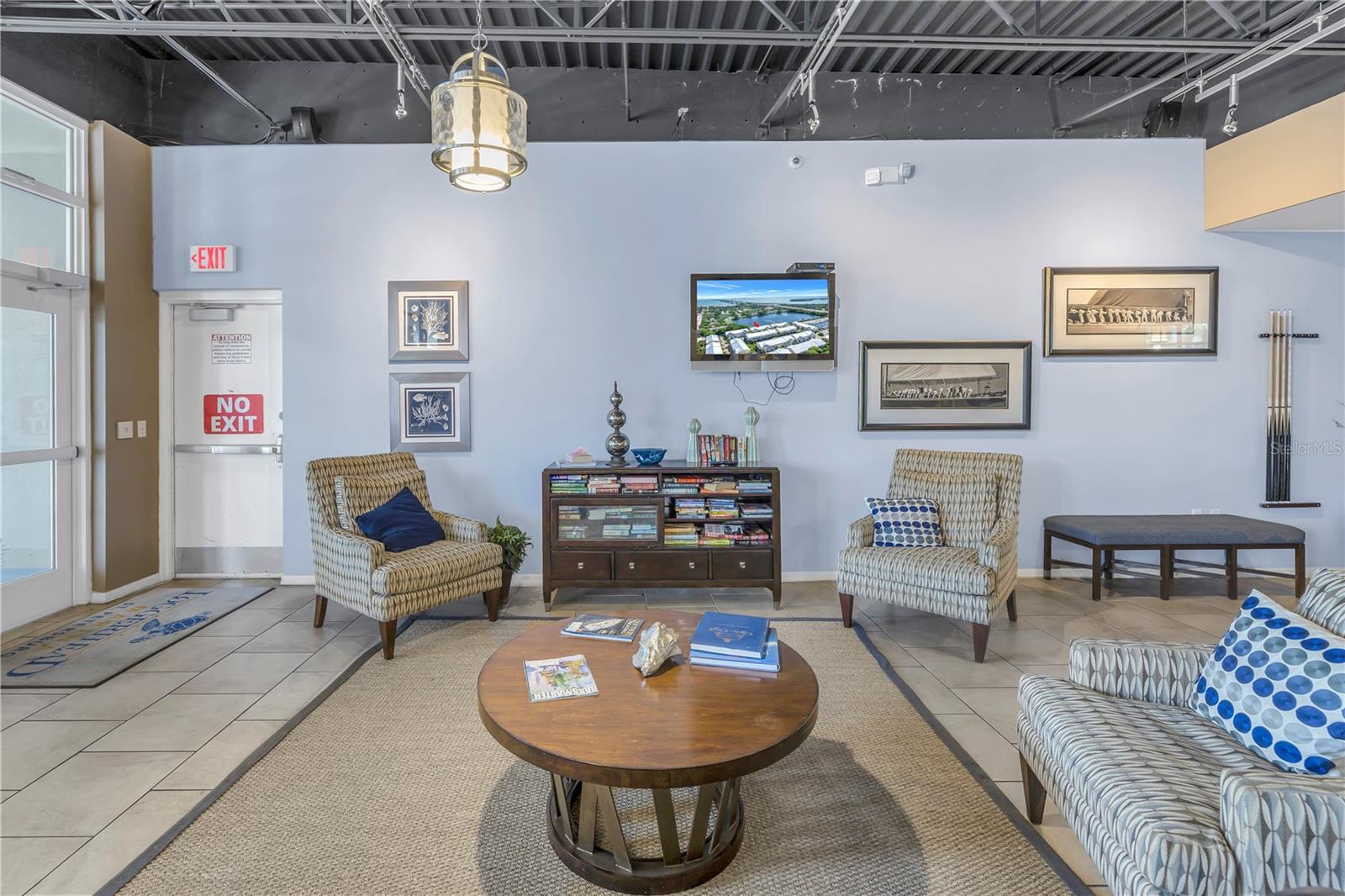 Image 46 of 67 For 5930 Anchorage Way S