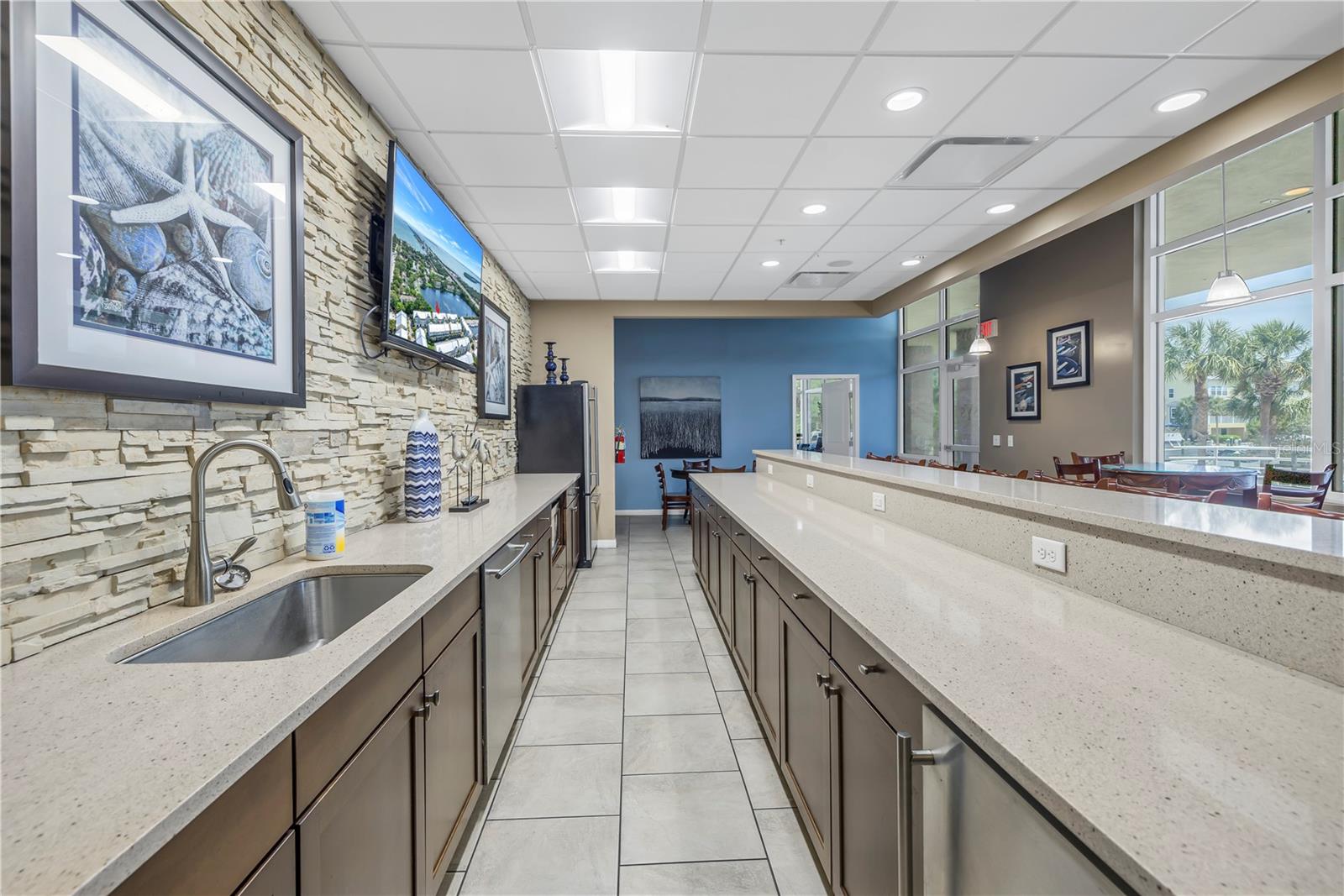 Image 49 of 67 For 5930 Anchorage Way S