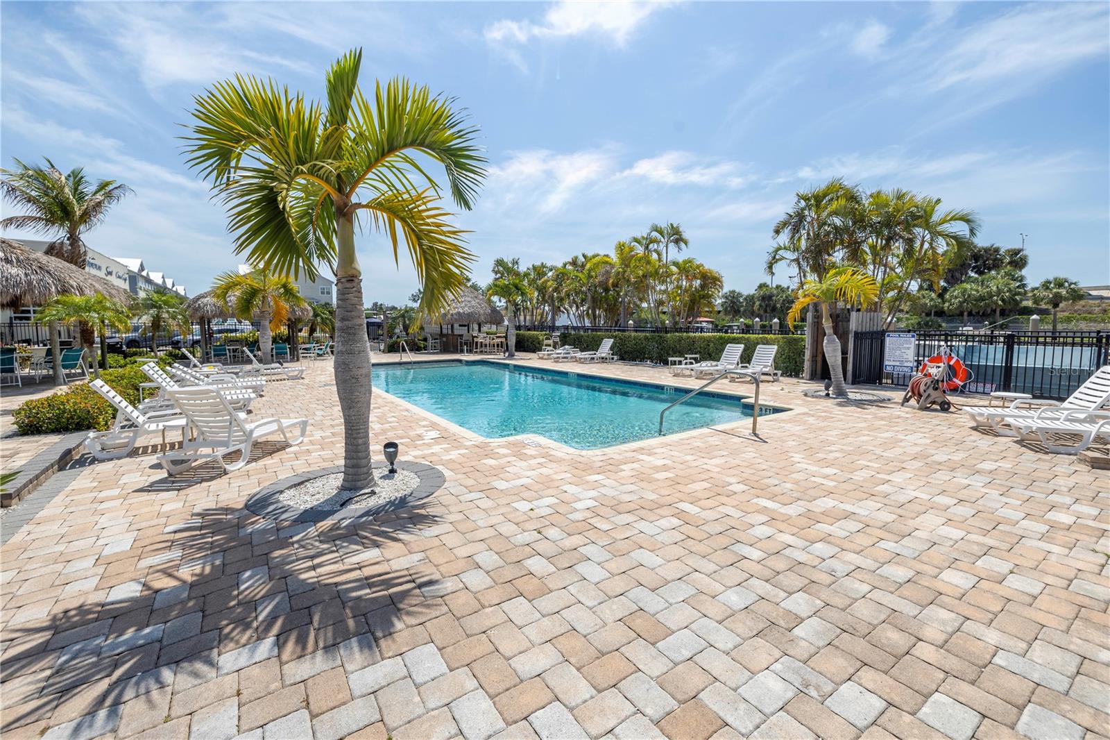 Image 52 of 67 For 5930 Anchorage Way S