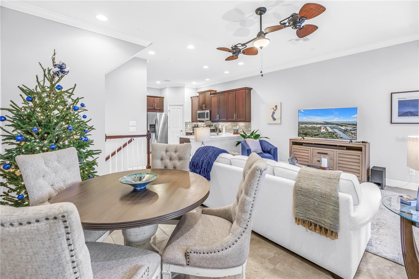 Image 9 of 67 For 5930 Anchorage Way S