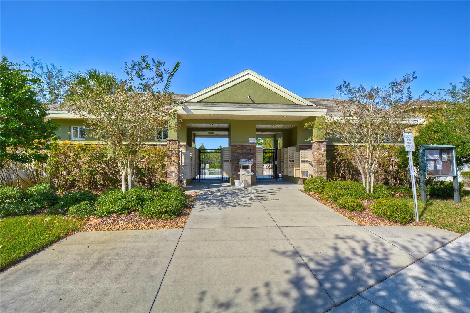 Image 29 of 32 For 2718 Garden Falls Drive