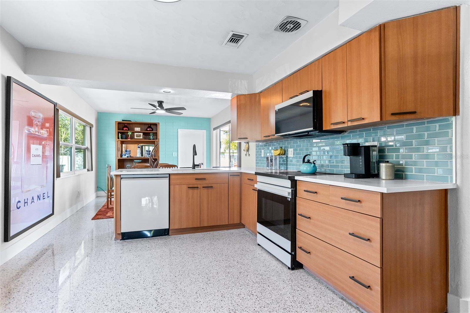 Image 12 of 45 For 3721 4th Avenue N