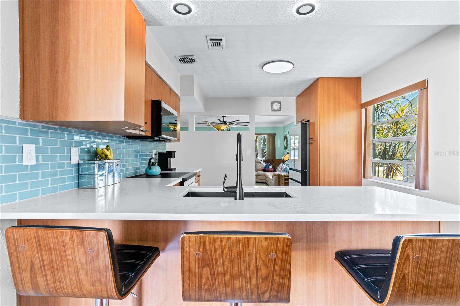 Image 16 of 45 For 3721 4th Avenue N