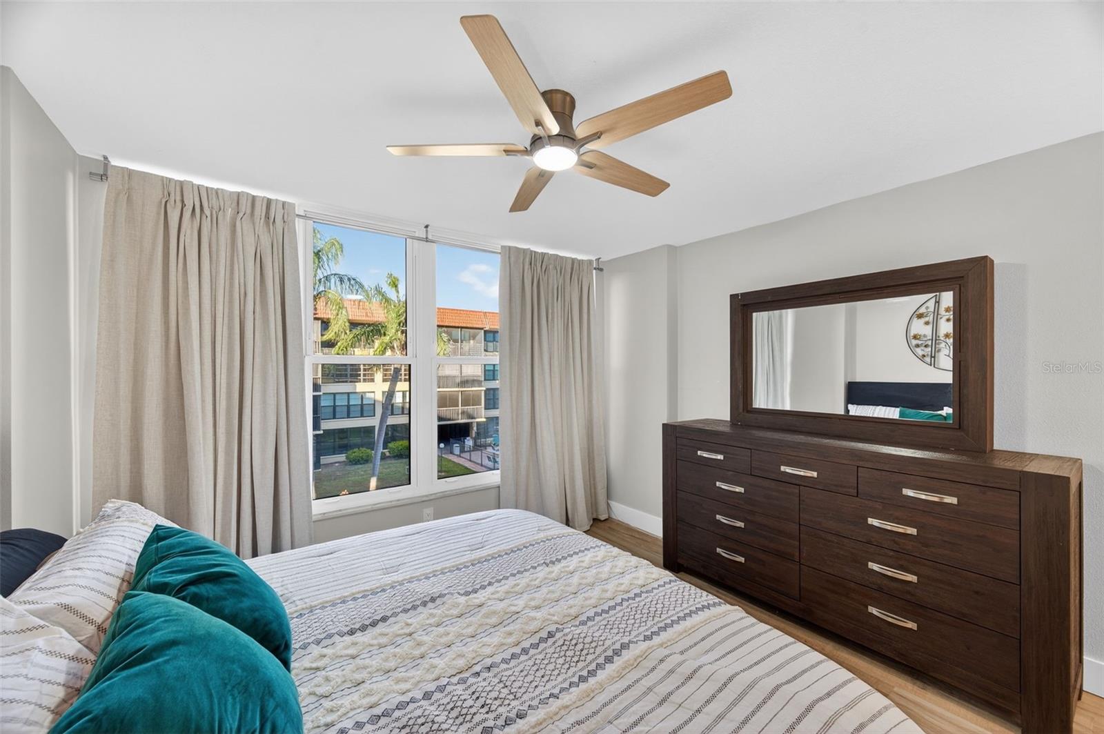 Image 17 of 65 For 19701 Gulf Boulevard 328