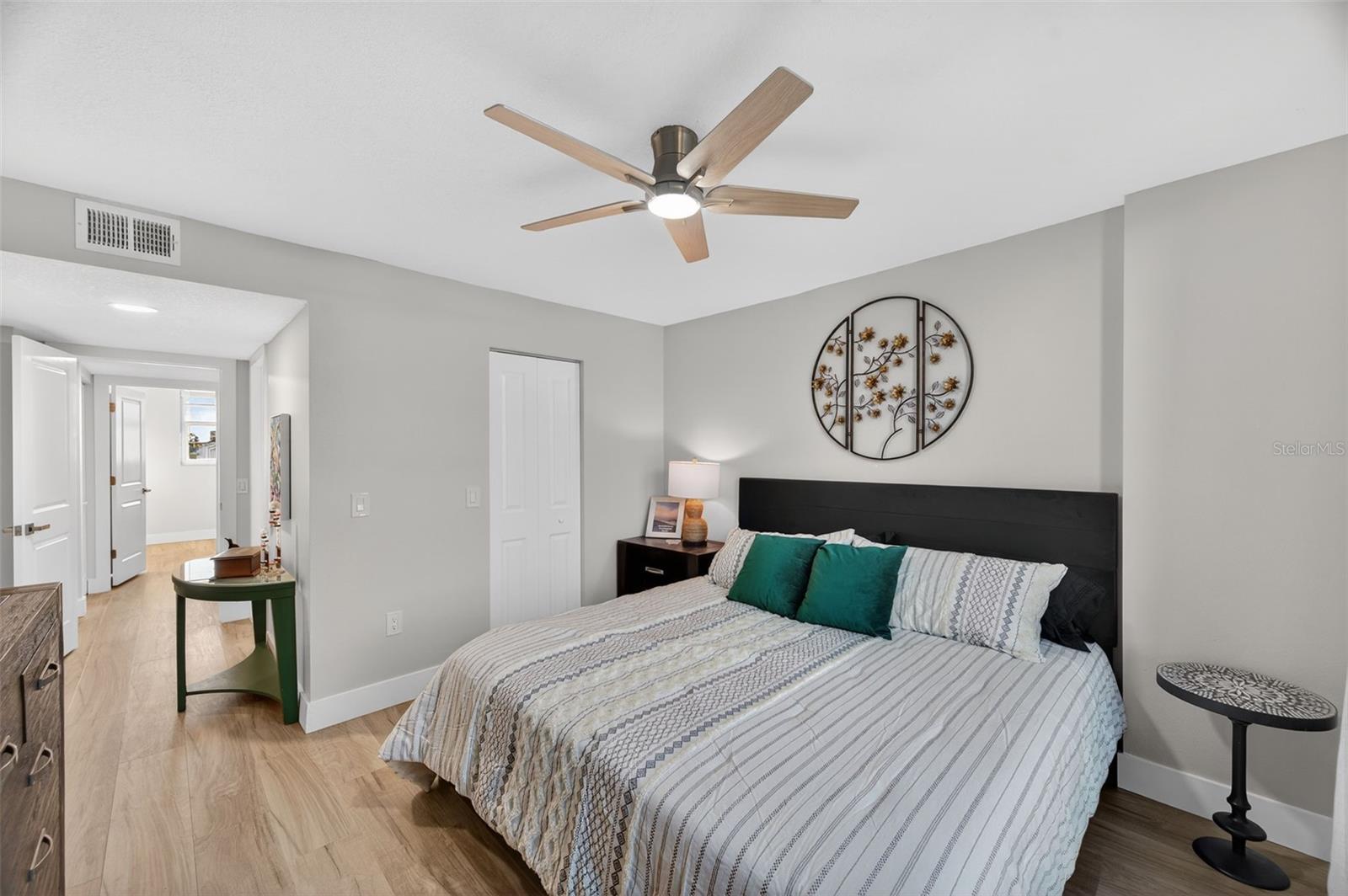 Image 18 of 65 For 19701 Gulf Boulevard 328