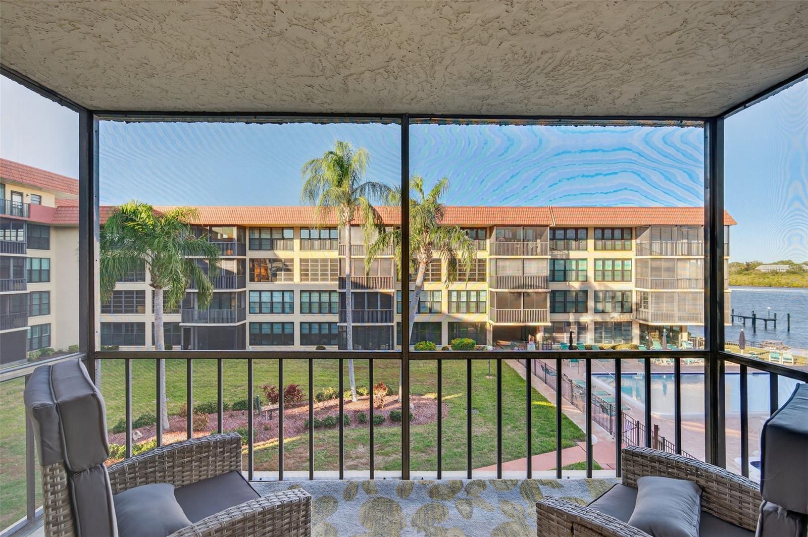 Image 34 of 65 For 19701 Gulf Boulevard 328