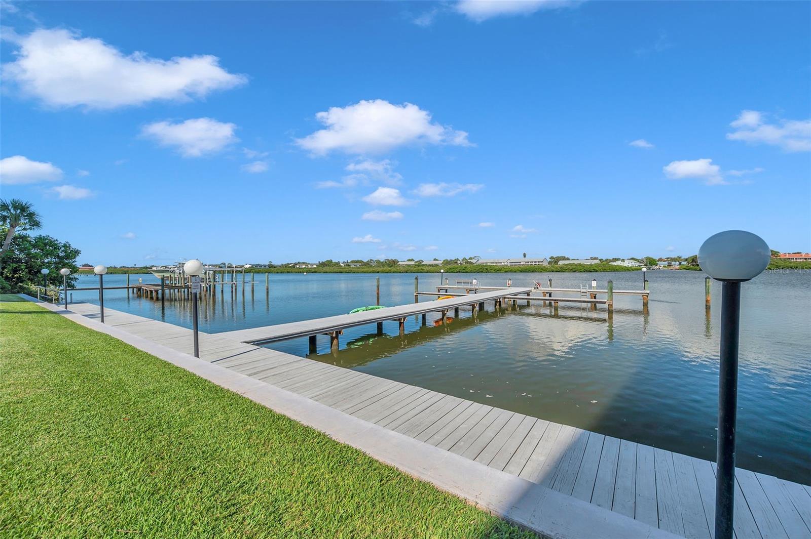 Image 40 of 65 For 19701 Gulf Boulevard 328