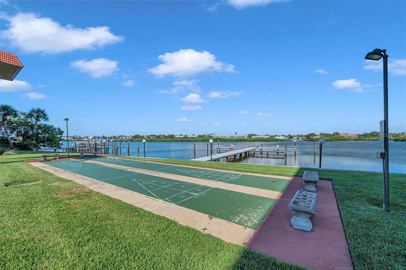 Image 43 of 65 For 19701 Gulf Boulevard 328