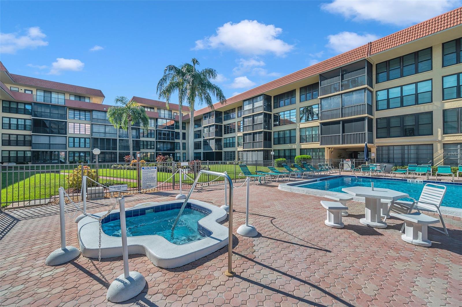 Image 46 of 65 For 19701 Gulf Boulevard 328