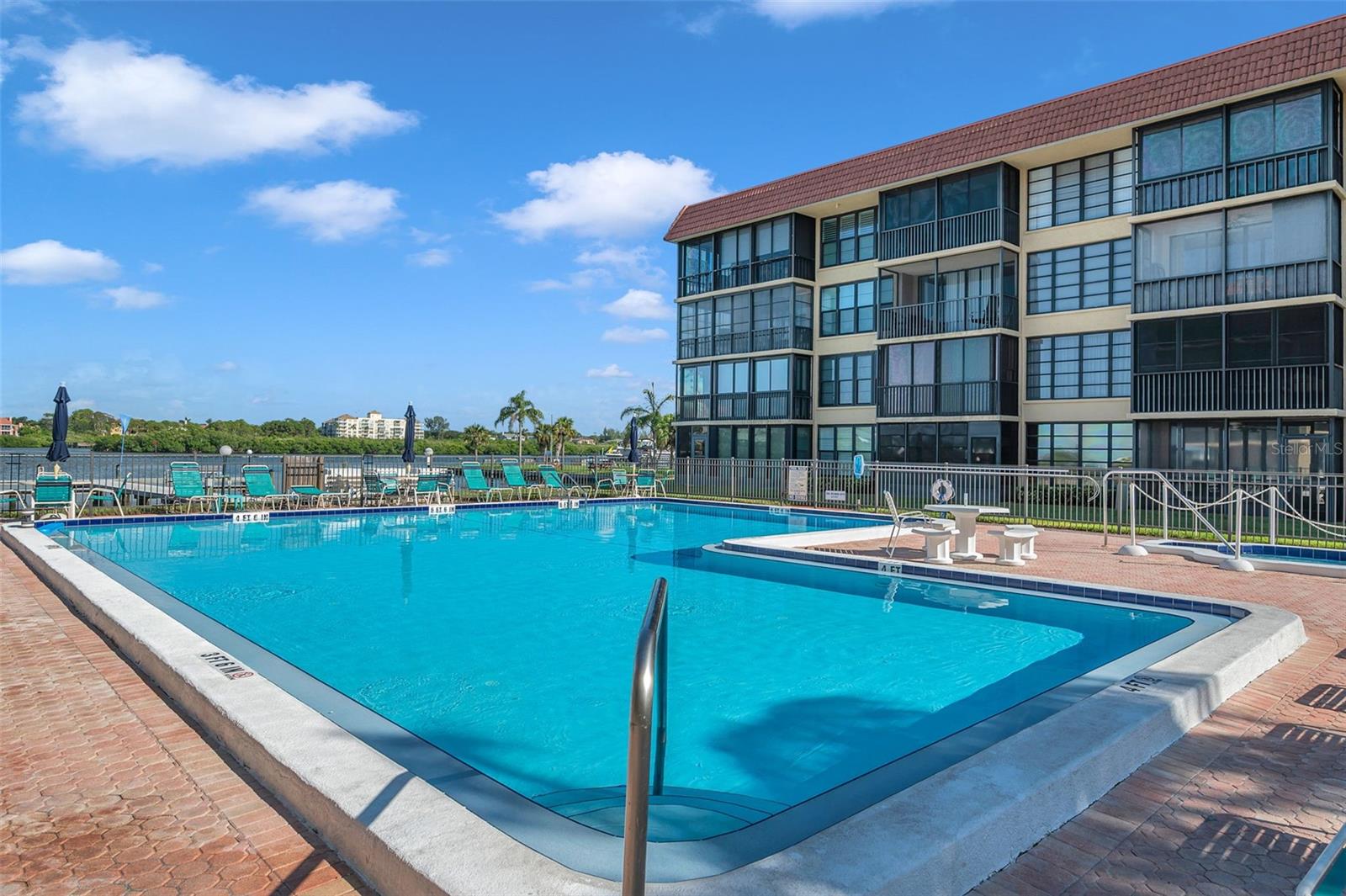 Image 47 of 65 For 19701 Gulf Boulevard 328