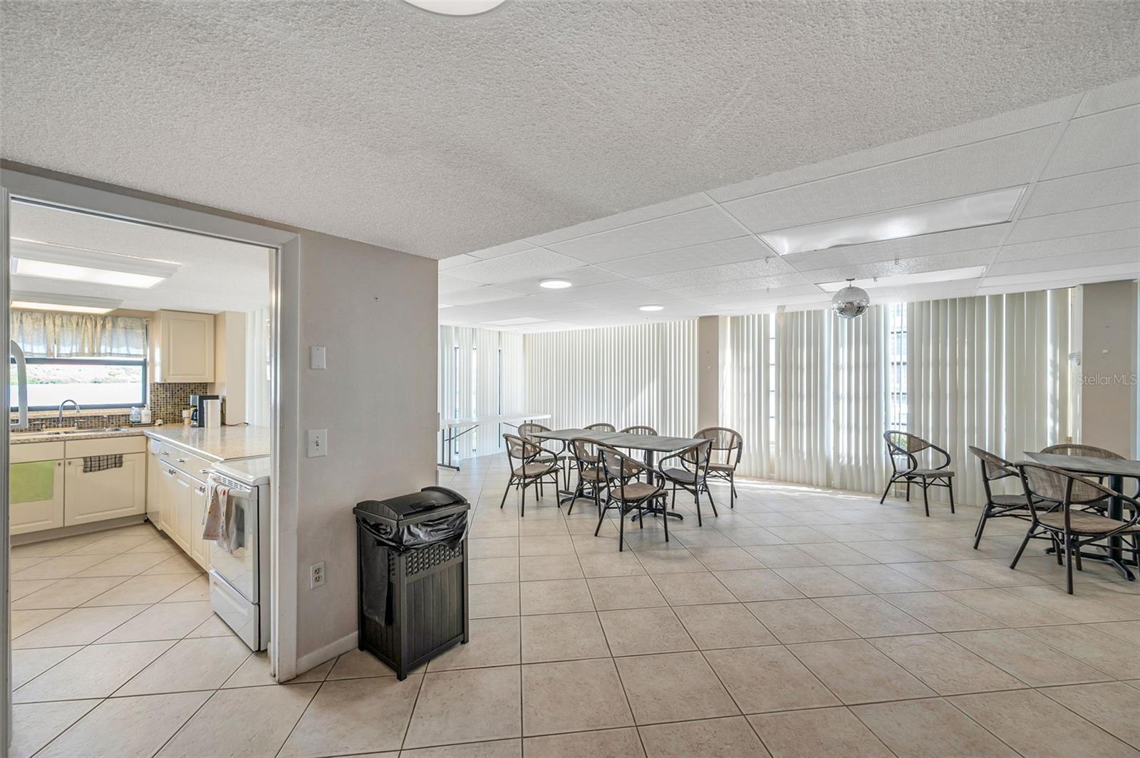 Image 54 of 65 For 19701 Gulf Boulevard 328