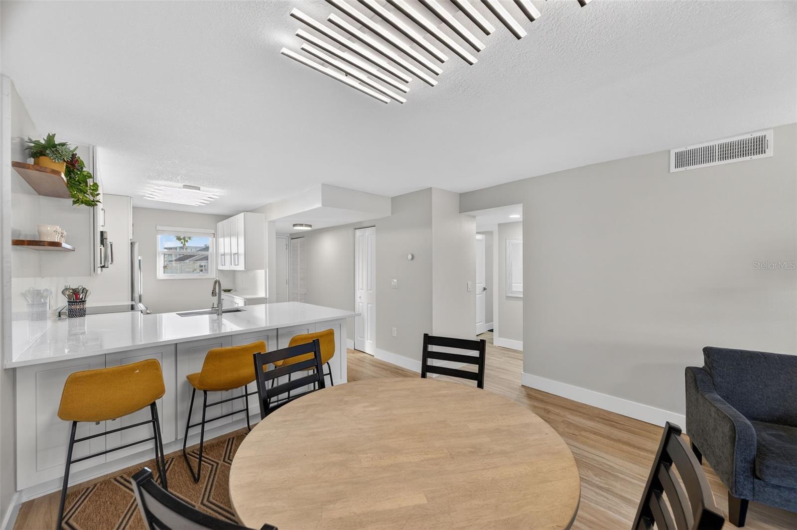 Image 8 of 65 For 19701 Gulf Boulevard 328