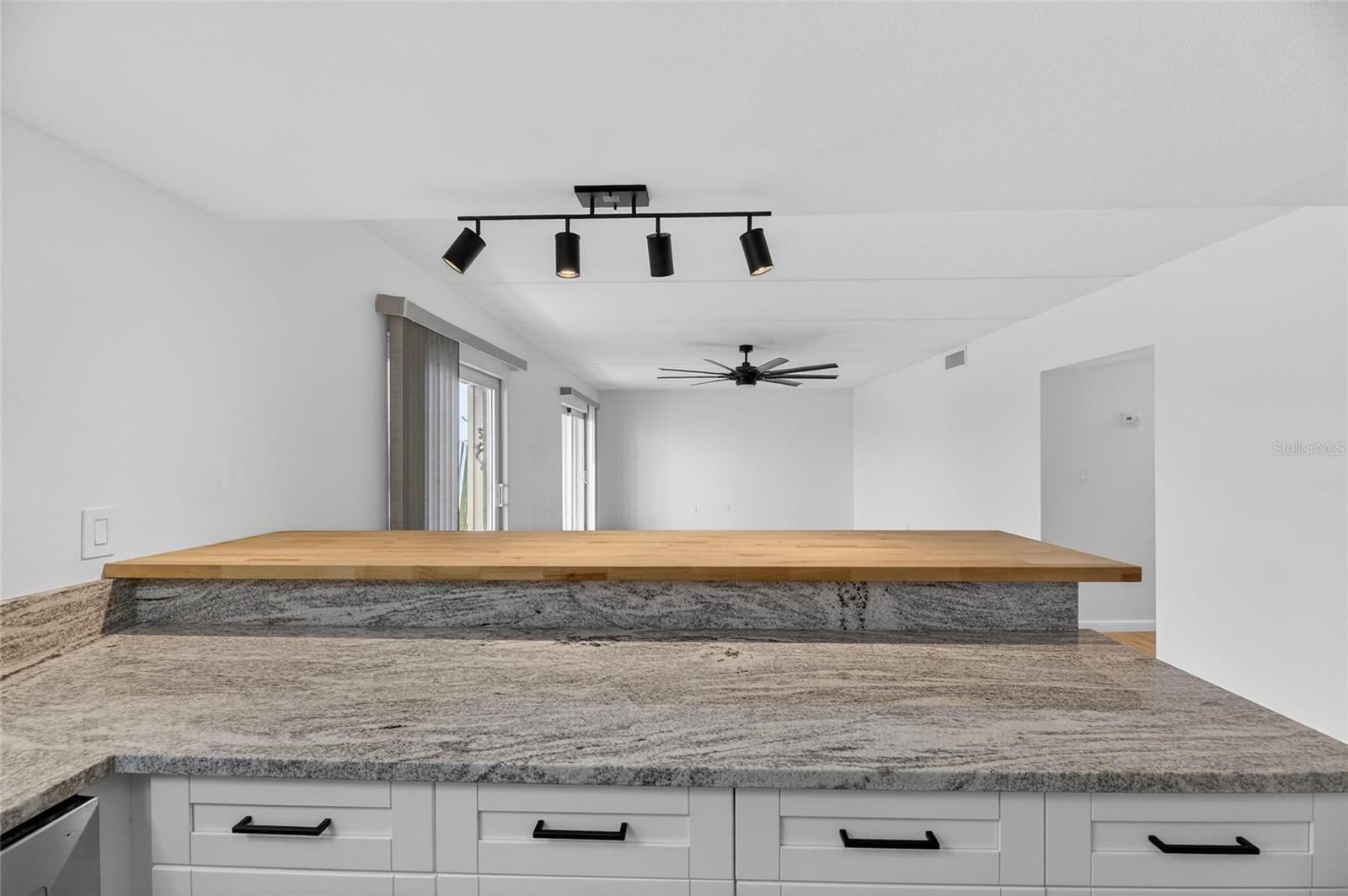 Image 22 of 54 For 8831 Bay Pointe Drive 107