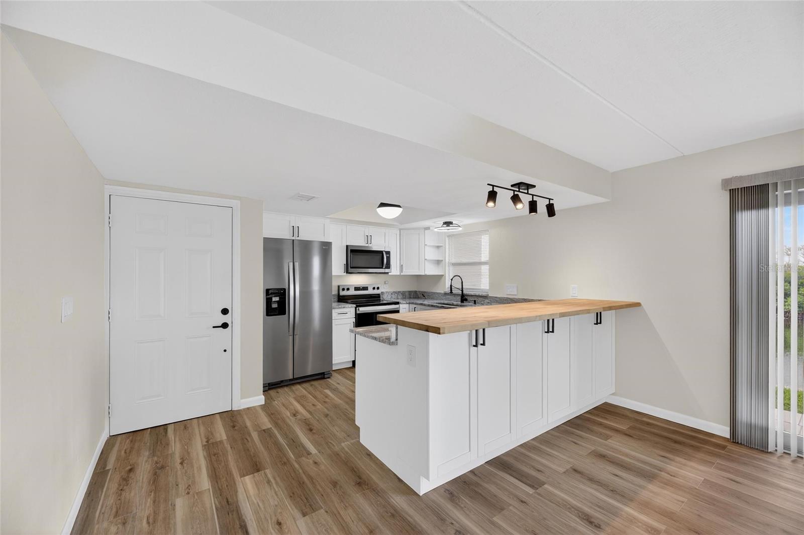 Image 26 of 54 For 8831 Bay Pointe Drive 107