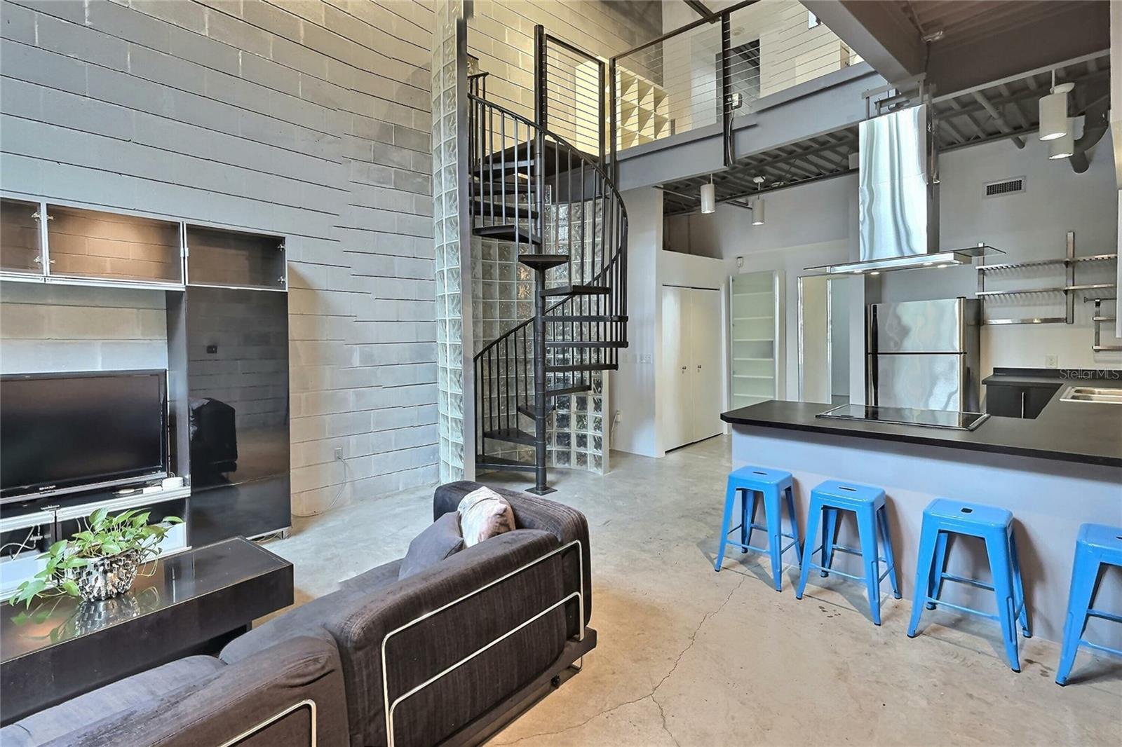 Image 5 of 25 For 217 12th Street 114