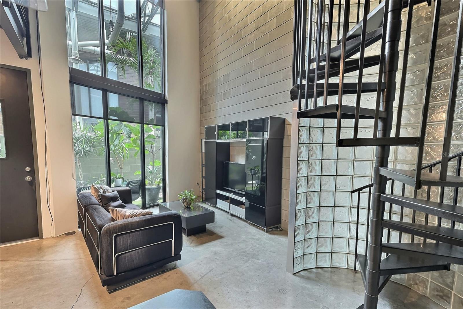 Image 6 of 25 For 217 12th Street 114