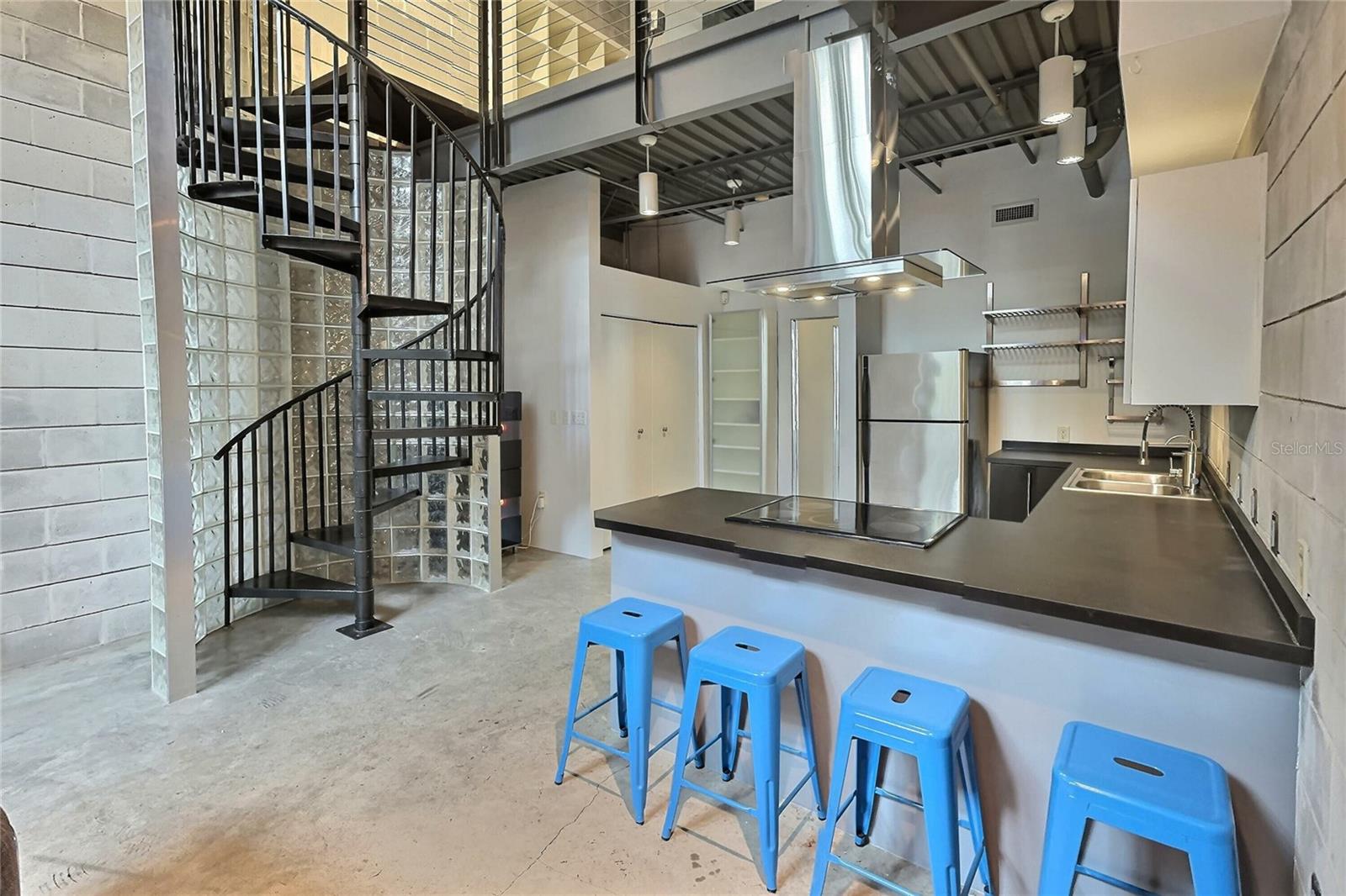 Image 8 of 25 For 217 12th Street 114