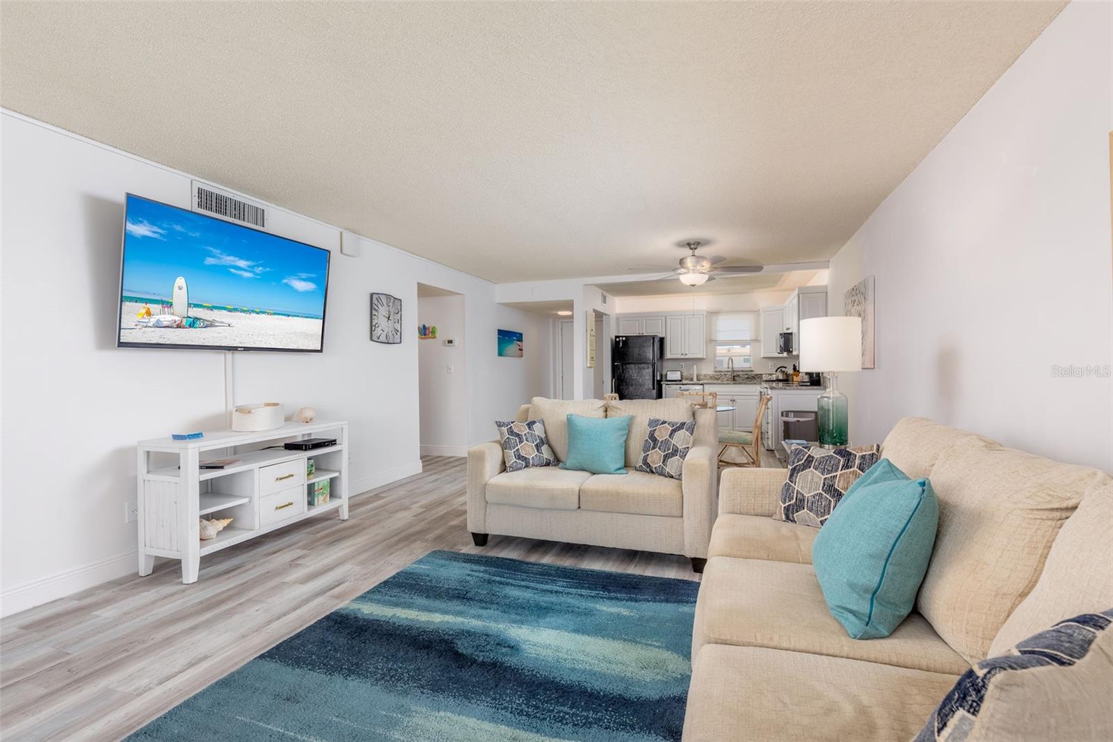 Image 11 of 31 For 7405 Bay Island Drive S 321