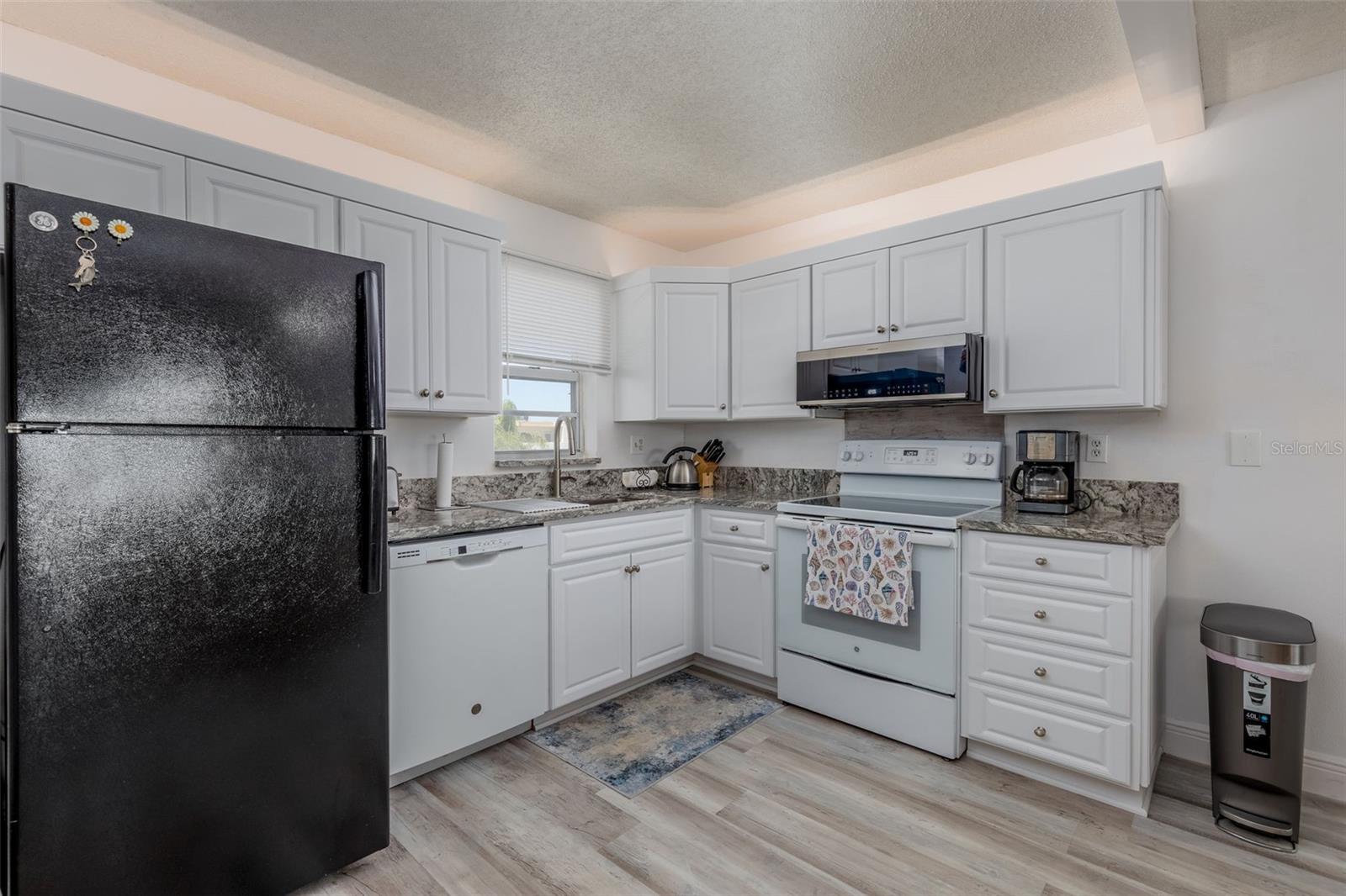 Image 16 of 31 For 7405 Bay Island Drive S 321