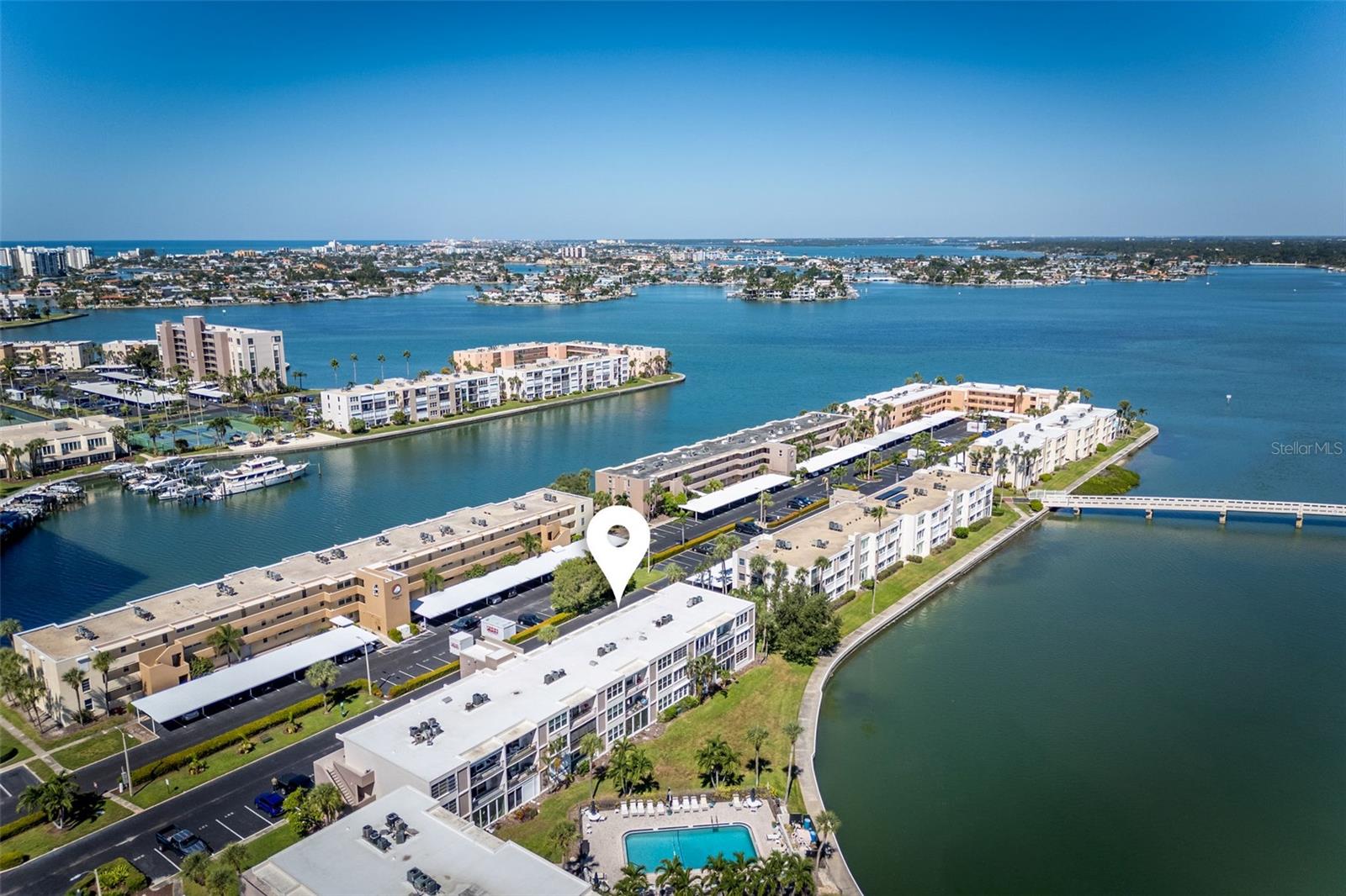 Image 4 of 31 For 7405 Bay Island Drive S 321